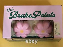 Light Pink Strawberry Moxi Lolly Roller Skates, Size 8, W's 9-9.5. New In Box