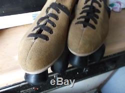 Men Riedell Suede Roller Skates size 9/Women size 10. Heel to toe 10 1/2 inches