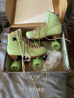 Moxi Lolly Roller Skates Honeydew Size 7 fits womens 8 8.5
