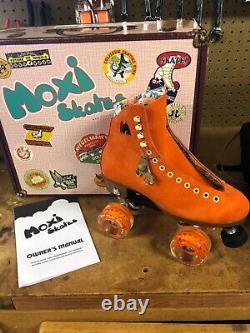 Moxi Lolly Suede Roller Skates Clementine Size 7, Fits Women's size 8-8.5