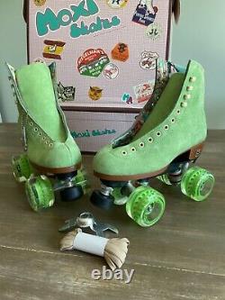 RARE Mens Size 5 Moxi Lolly Roller Skates in DISCONTINUED HONEYDEW