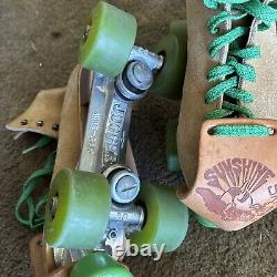 Riedell 130M Size 6 Suede Roller Skates, red wing