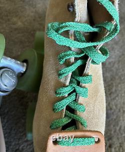 Riedell 130M Size 6 Suede Roller Skates, red wing