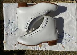Riedell 220 Womens 9 1/2 Wide White Leather Artistic Roller Skate Boot