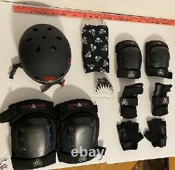 Riedell R3 CAYMAN Roller Derby Skates Size 6 Triple Eight Knee Pads Helmet