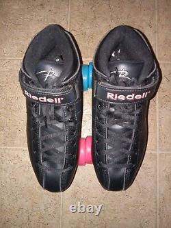 Riedell R3/CAYMAN SKATES COLOR BLACK, PINK AND BLUE WHEELS UNISEX WOMEN'S SZ. 8