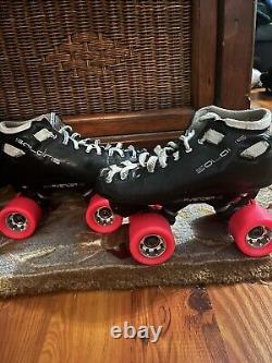 Riedell solaris skates Size 5 with Avenger Plates And Anabolix Ruby