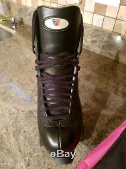 Roller skates - Riedell, Size 7 barely used skate bag included