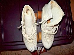 Vintage RIEDELL RED WING 6 1/2 White Women Roller Skate with Olympian Plus Rolle