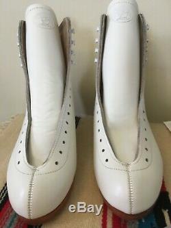 Vintage Riedell 297 Womens 9 White Leather Shearling Tongue Artistic Skate Boot