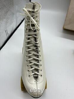Vintage Womans White Leather Riedell Roller Skates Size 7 USA 192 W Box & Tools