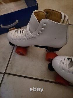 WOMEN'S VTG RIEDELL Roller Skates Indoor #111W White size 9 NEW IN BOX