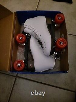 WOMEN'S VTG RIEDELL Roller Skates Indoor #111W White size 9 NEW IN BOX