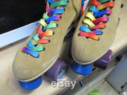 Women Riedell Suede Roller Skates size 8, heel to toe is 9 7/8
