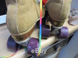 Women Riedell Suede Roller Skates size 8, heel to toe is 9 7/8