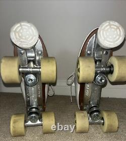 Women's Size 7 White RIEDELL Roller Skates, Sure Grip Plates and Wheels